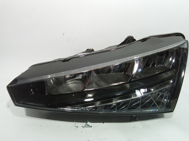 Luz esquerda 657941015 VAG/Skoda