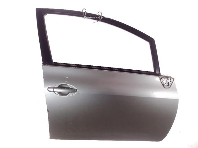 Porta dianteira direita 6700102260 Toyota