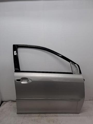 Porta dianteira direita 6700148060 Toyota