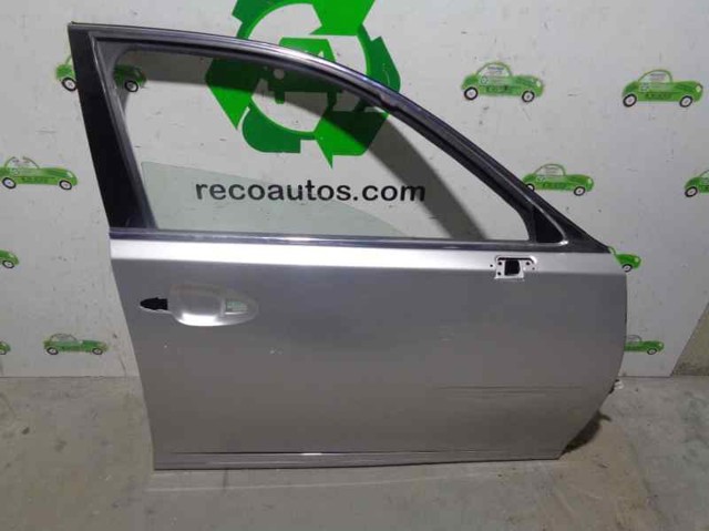 Porta dianteira direita 6700150080 Toyota