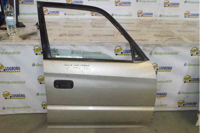 Porta dianteira direita 6700160451 Toyota