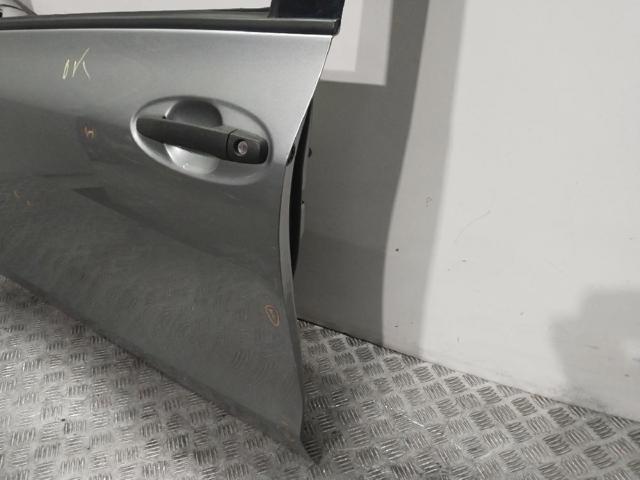 Porta dianteira esquerda Toyota Yaris SP90