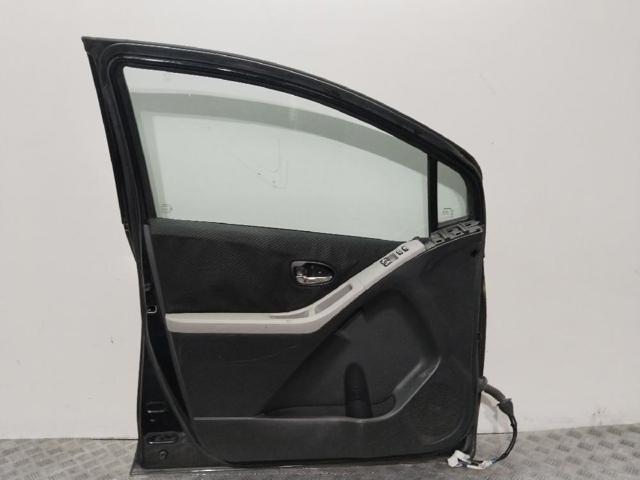 Porta dianteira esquerda Toyota Yaris SP90