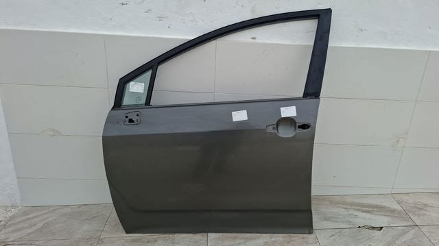 670020F010 TOYOTA Дверь передняя левая купить в Николаев