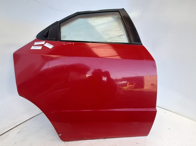 67510SMGE00ZZ HONDA Дверь задняя правая купить в Чернигов