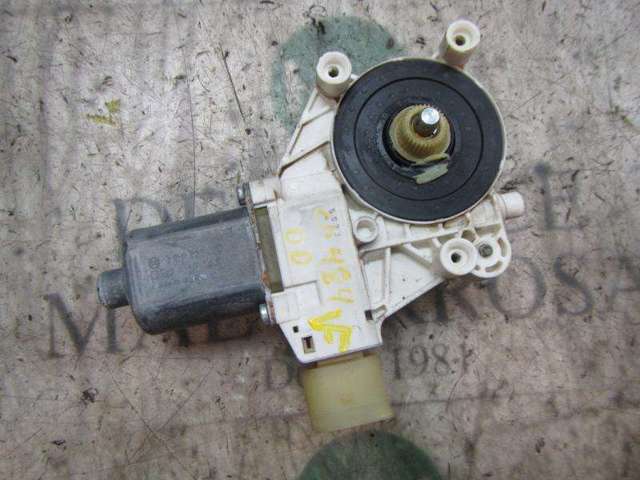 67626927028 BMW Мотор стеклоподъемника двери передней правой купить в Кривой Рог