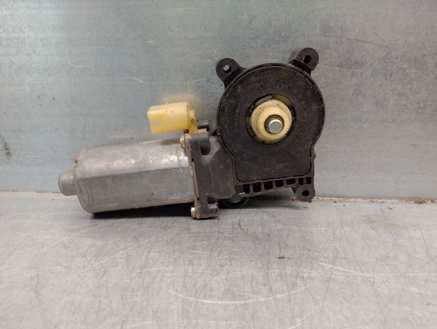 676283620660 BMW Мотор стеклоподъемника двери задней левой купить в Ровно