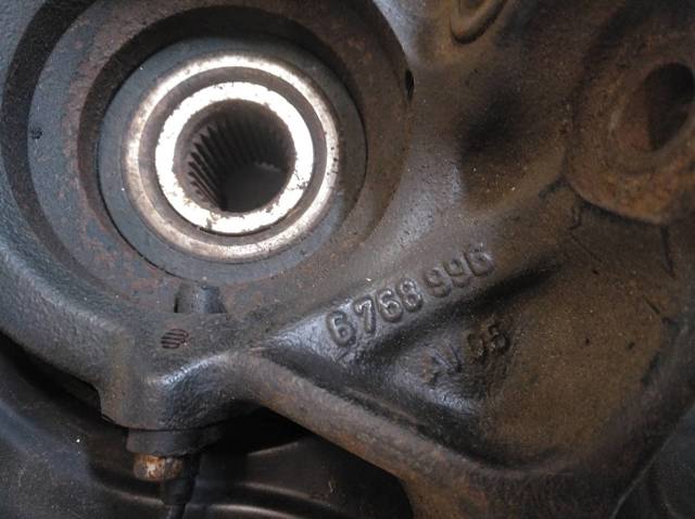 BMW 6768996 Цапфа передняя правая в наличии Каменское