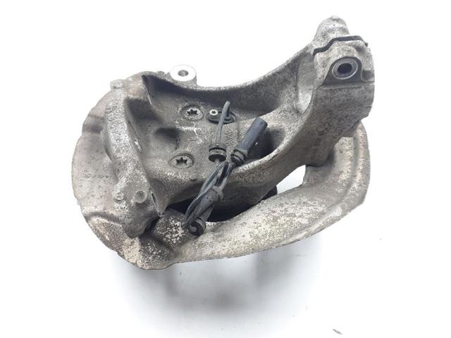 6792285 BMW Цапфа передняя левая купить в Киев