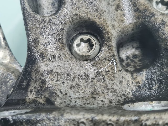 6792288 BMW Цапфа (поворотный кулак) передний правый купить в Павлоград