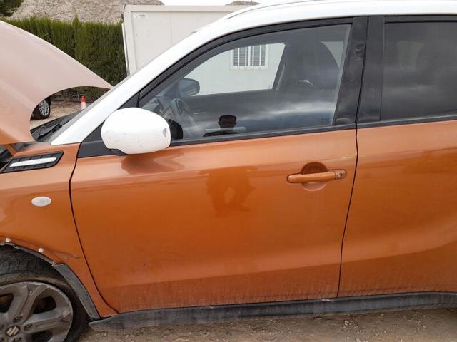 Porta dianteira esquerda Suzuki Vitara LY