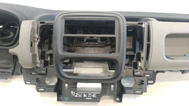 681002557R RENAULT Панель салона передняя "торпедо" купить в Ужгород