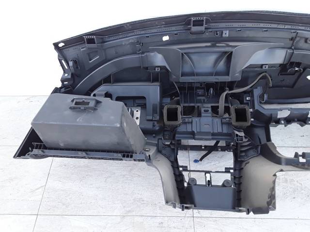 681004784R RENAULT Панель салона передняя "торпедо" купить в Ужгород
