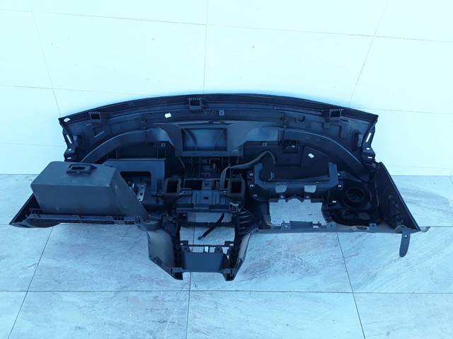 681004784R RENAULT Панель салона передняя "торпедо" купить в Украина