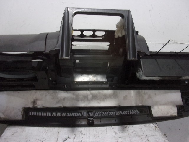 NISSAN 68100EB301 Торпедо в наличии Украина