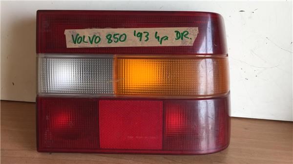 Lanterna traseira direita externa 6817416 Volvo