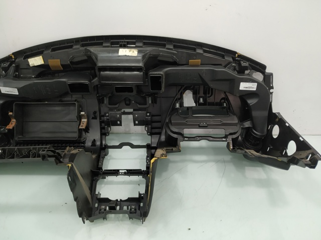 NISSAN 68200JD900 в наличии Полтава