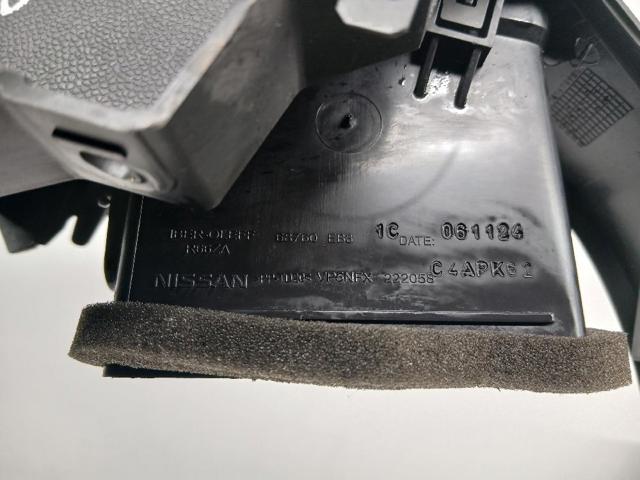 68760EB31C NISSAN Решетка вентиляции салона на "торпедо" правая купить в Полтава