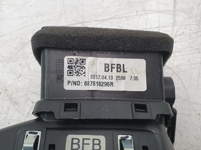RENAULT 687616296R Решетка вентиляции салона на "торпедо" левая в наличии Ужгород