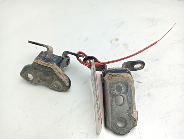 TOYOTA 6878060031 Петля двери задней левой в наличии Днепр