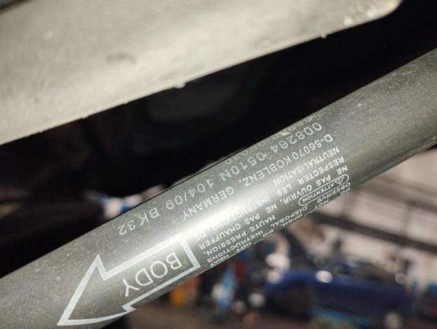 TOYOTA 689500F030 Амортизатор крышки багажника (двери 3/5-й задней) в наличии Хмельницкий