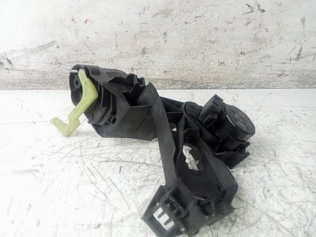 6902851 BMW Замок открывания лючка бензобака купить в Винница
