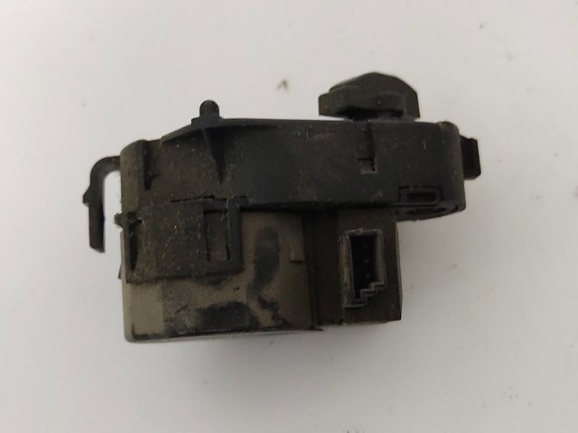 6902851 BMW Замок открывания лючка бензобака купить в Каменское
