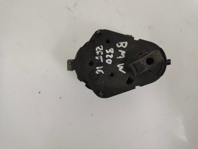 6902852 BMW Замок открывания лючка бензобака купить в Черновцы