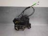 Fecho da porta dianteira esquerda 6904002210 TOYOTA