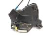 Fecho da porta dianteira esquerda 6904002210 TOYOTA