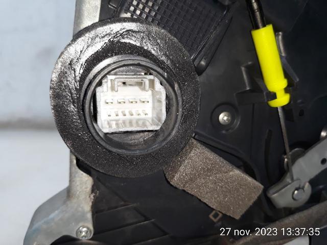 TOYOTA 6904053100 Замок водительской двери в наличии Винница
