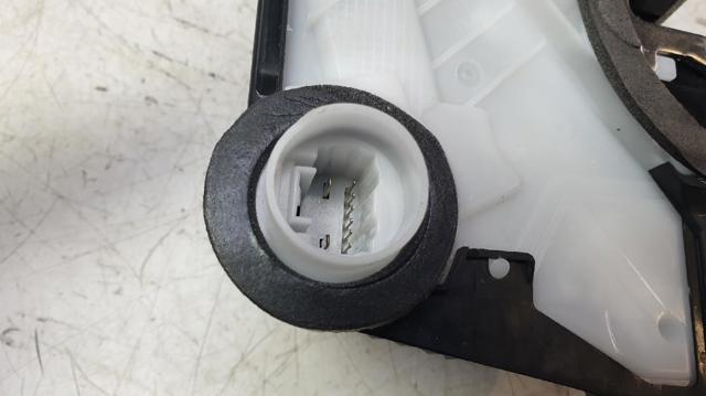 Fecho da porta dianteira esquerda Toyota Yaris P21