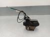 Fecho da porta traseira esquerda 6906002101 TOYOTA