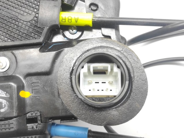 6906005051 TOYOTA Замок двери задней левой купить в Черновцы
