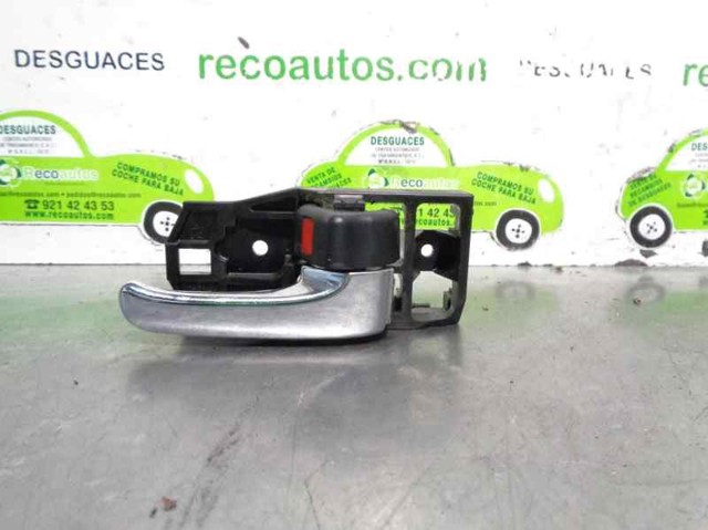 Maçaneta interna dianteira/traseira da porta direita 6920547010C0 Toyota/Lexus