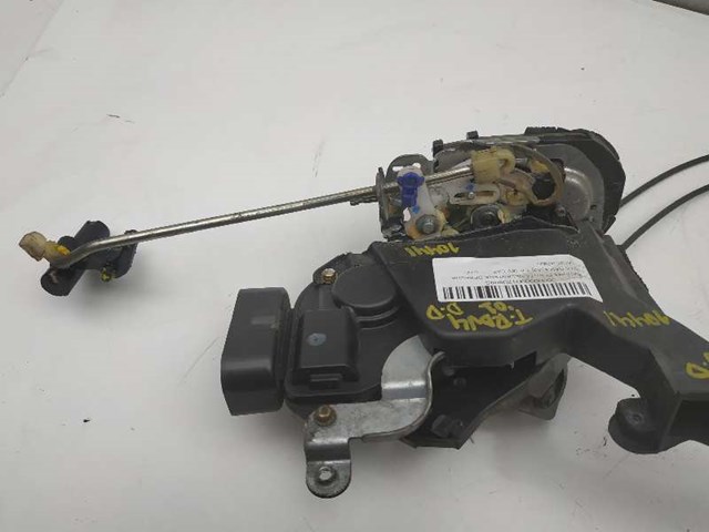 Fecho da porta dianteira direita 6931042330 Toyota