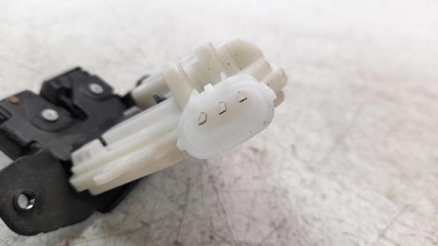 Fecho de tampa de porta-malas (de 3ª/5ª porta traseira) Toyota Yaris P21