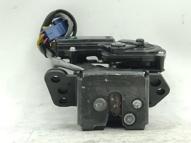 Fecho de tampa de porta-malas (de 3ª/5ª porta traseira) Toyota Corolla R10