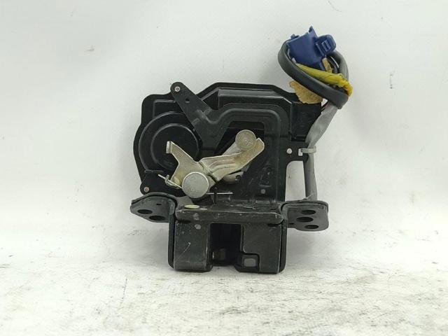 Fecho de tampa de porta-malas (de 3ª/5ª porta traseira) Toyota Corolla R10