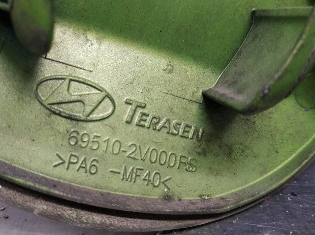695102V000 HYUNDAI Лючок бензобака (топливного бака) купить в Киев