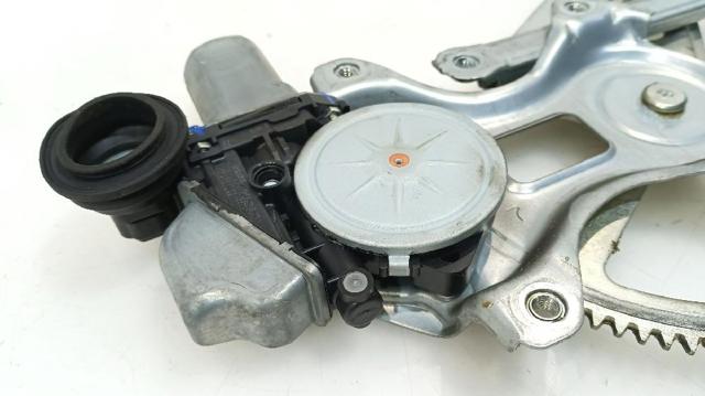 Mecanismo de acionamento de vidro da porta dianteira direita Toyota Prius ZVW30