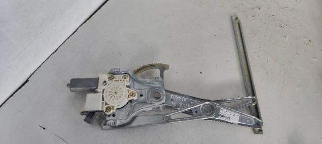 Mecanismo de acionamento de vidro da porta dianteira direita 6981005050 TOYOTA