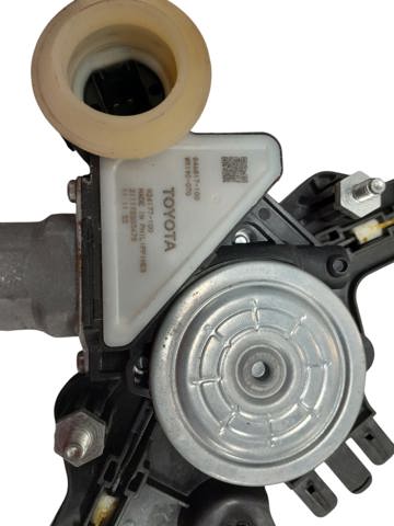 6982002802 TOYOTA Стеклоподъемник передней левой двери купить в Житомир