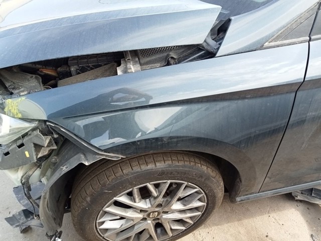 Pára-lama dianteiro esquerdo 6F0821105B VAG