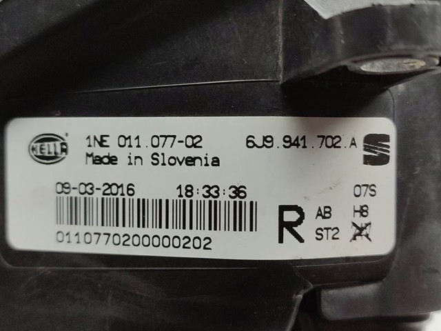 6J9941702A VAG Фара противотуманная правая купить в Николаев