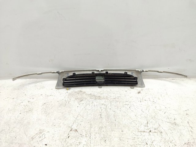 Grelha do radiador 6K0854643 VAG