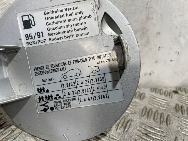 6L0010278L Лючок бензобака (топливного бака) купить Винница