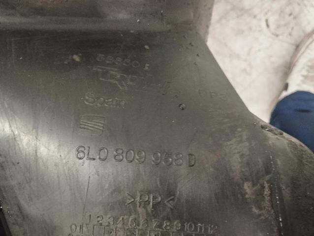 6L0809958D Подкрылок передний правый купить Киев