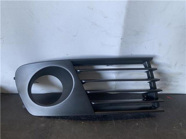 VAG 6L0853666L Заглушка (решетка) противотуманных фар бампера переднего правая в наличии Харьков