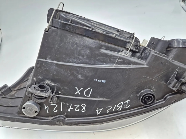 6L1941006M VAG Правая фара купить в Николаев